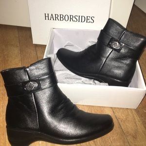 (Never worn) Tina Faux Leather Ankle Boots